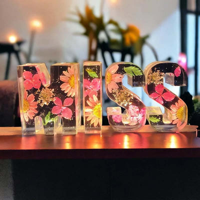 Personalized Letter Resin Lamp with Dried Flowers – Custom Initial Night Light for Home Décor & Gifts