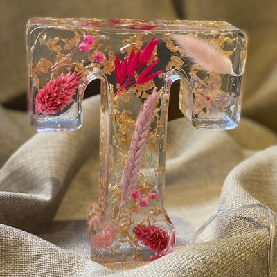 Personalized Letter Resin Lamp with Dried Flowers – Custom Initial Night Light for Home Décor & Gifts