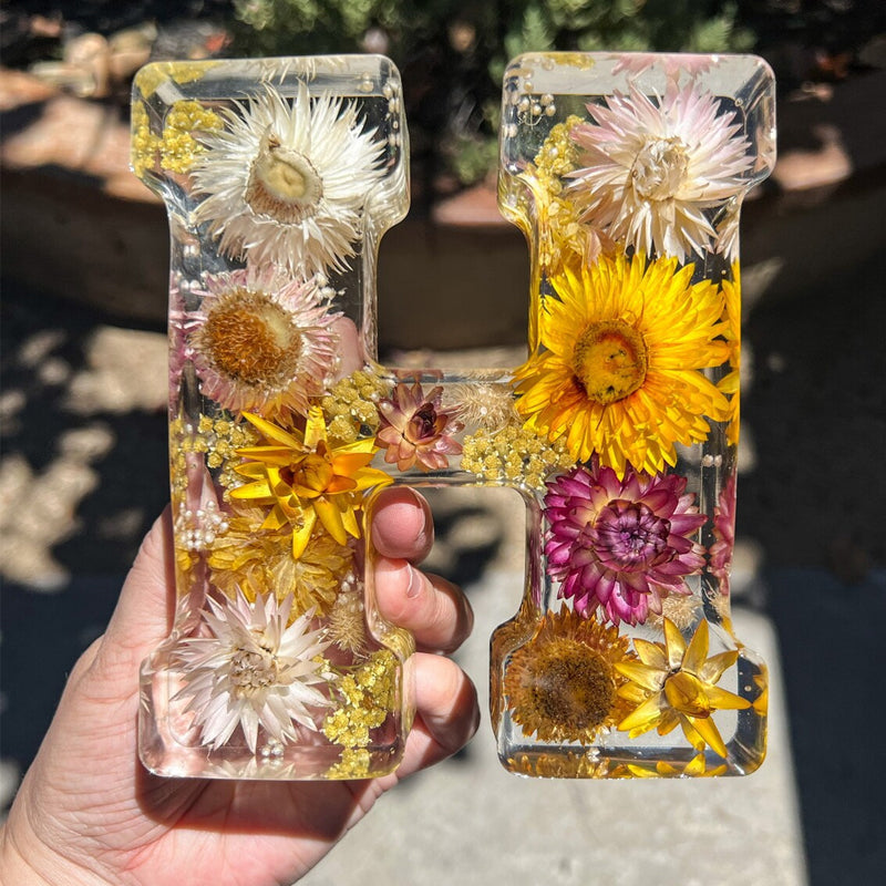 Personalized Letter Resin Lamp with Dried Flowers – Custom Initial Night Light for Home Décor & Gifts